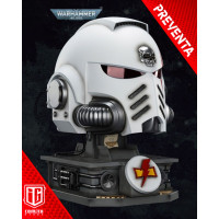 (PREVENTA) Warhammer 40,000 - White Scars Mkx Helmet & Display Stand